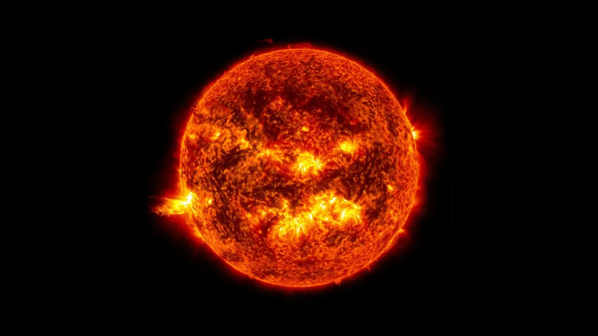 Sun emits a solstice flare. Image from June 20, 2013. (Image credit: NASA/SDO)