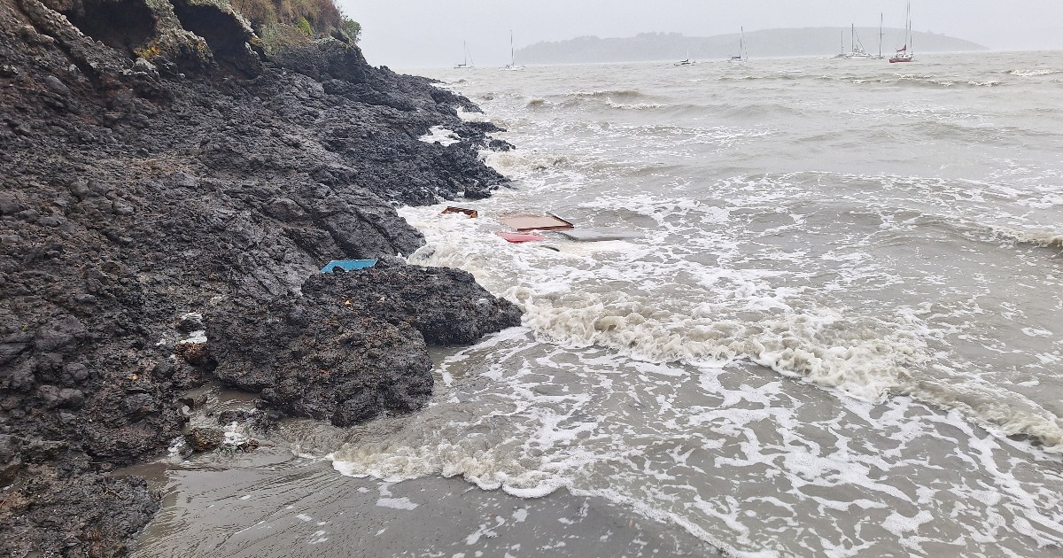 Cass Bay yacht sinking halts salvage efforts due to dangerous conditions