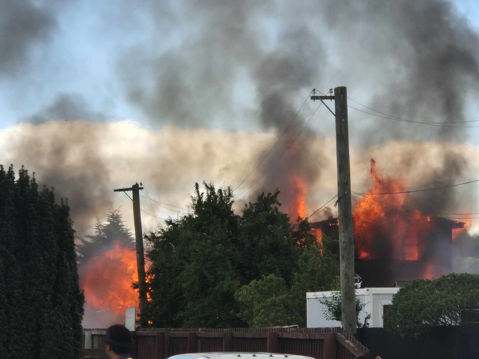 Large house fire on Pages Road - Chris Lynch Media