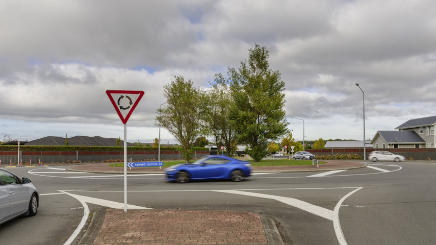 Final resurfacing works on Halswell Junction Road