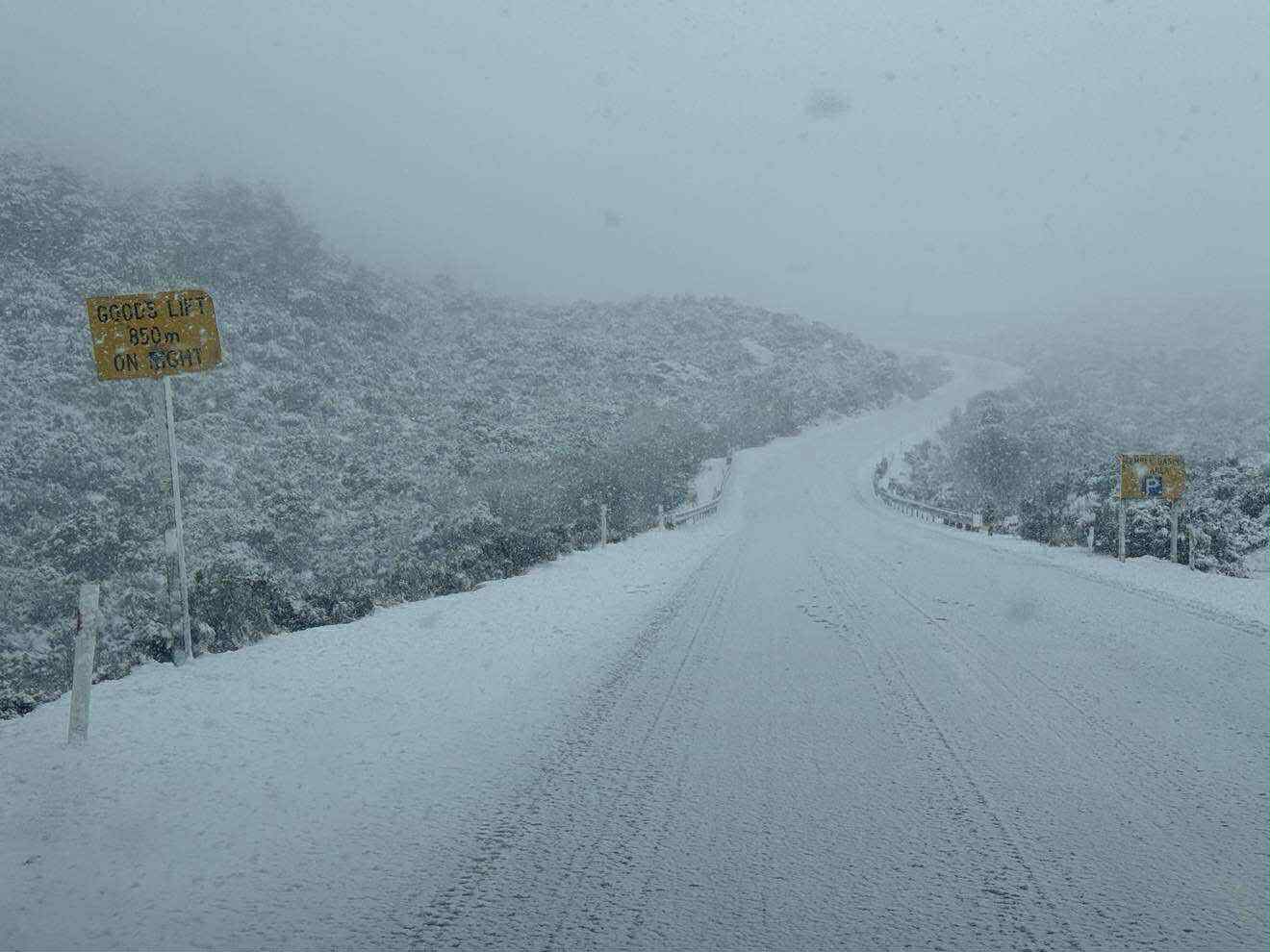 Snow shuts South Island highways