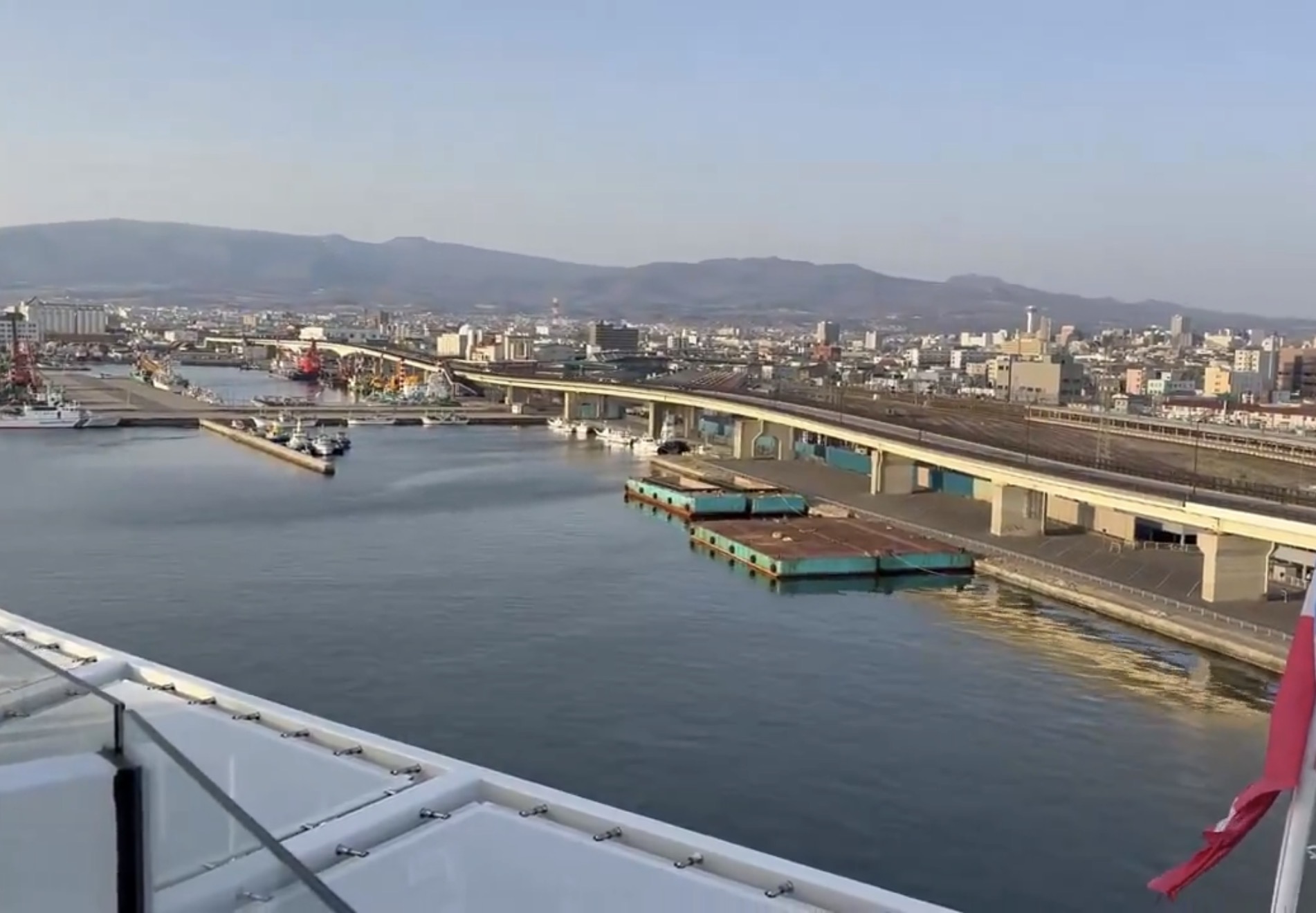 Powerful 7.5-magnitude earthquake strikes off Japan, tsunami alert issued
