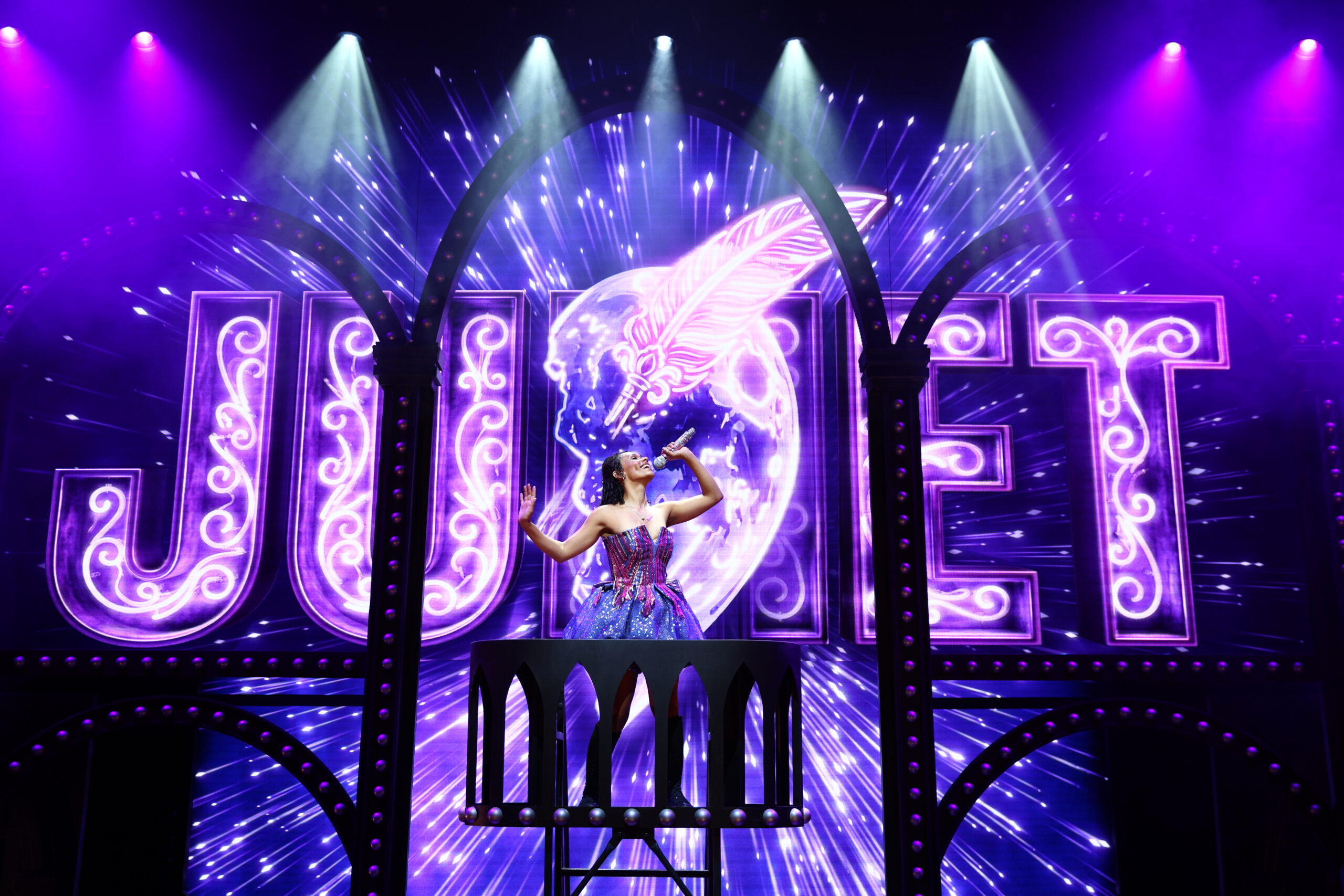 REVIEW: Romeo who? HER story takes centre stage in a 2000s pop-fuelled sparkle-bomb of ‘& Juliet’