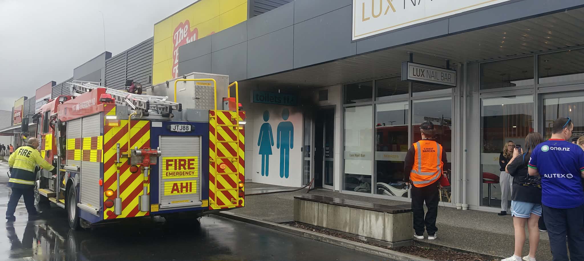 Shops evacuated after toilet block fire at Northcote retail centre