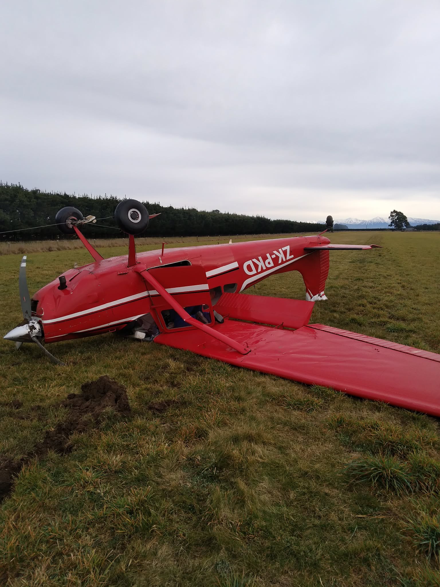Truck driver first on scene watched “sketchy landing” turn into plane crash near Kirwee