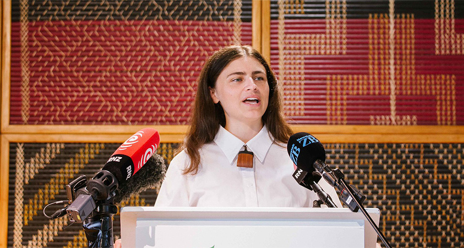 Greens call for one year pause on new AI data centres