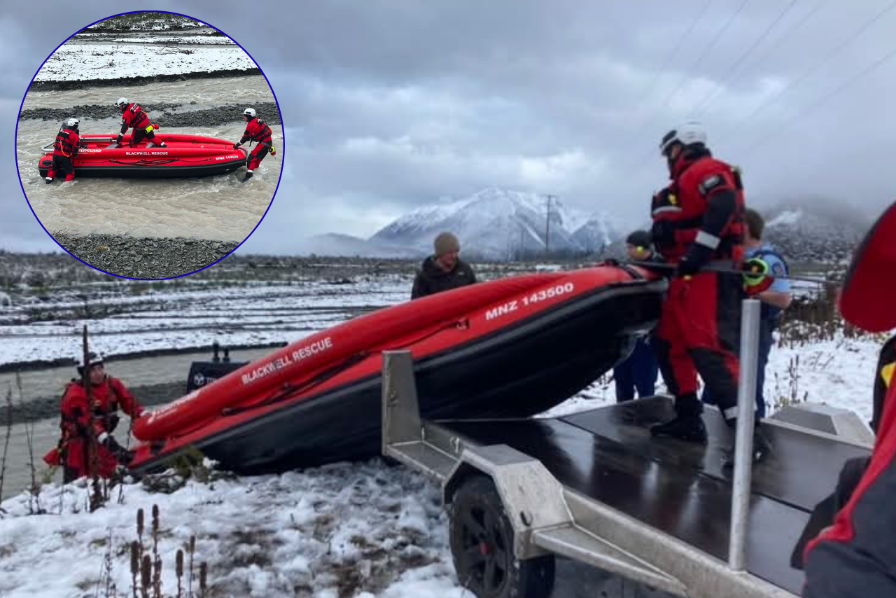 Coastguard joins search for man swept into Cass River