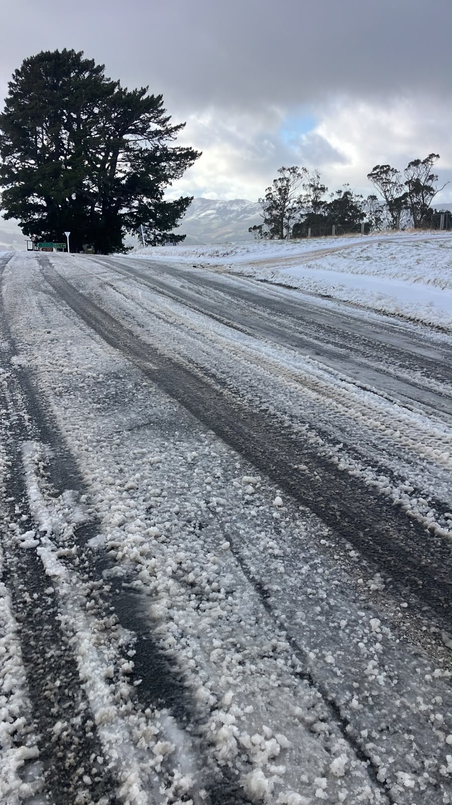 Snow is easing across parts of South Island