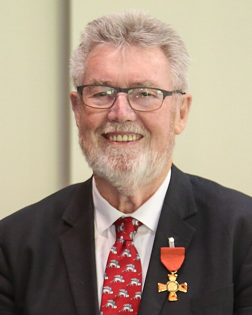 Veteran broadcaster and sports journalist Phil Gifford dies