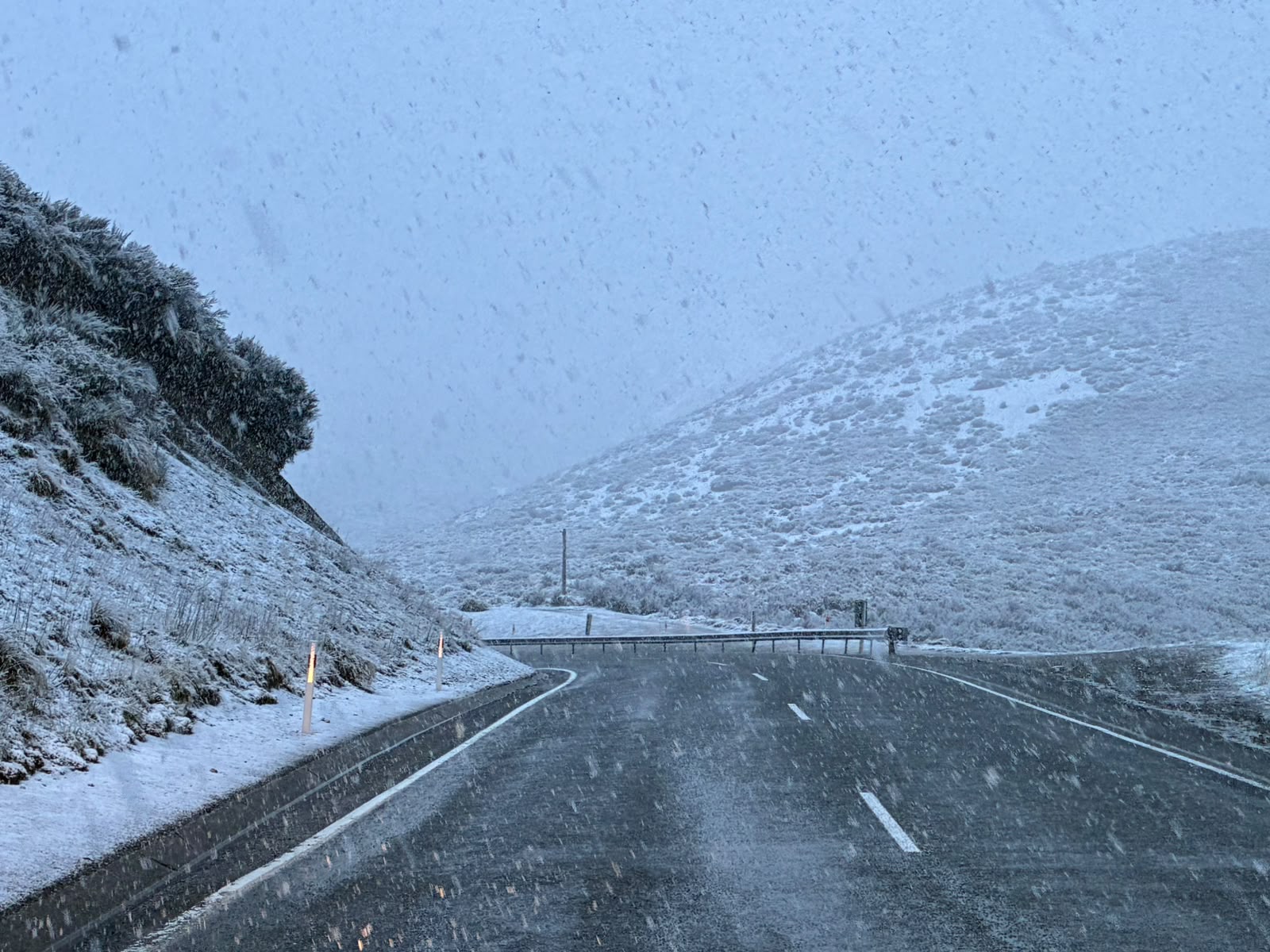 Snow brings overnight restrictions to SH73