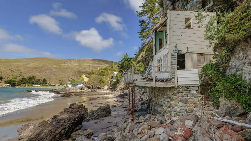 Four Taylors Mistake baches to be demolished due to safety risks