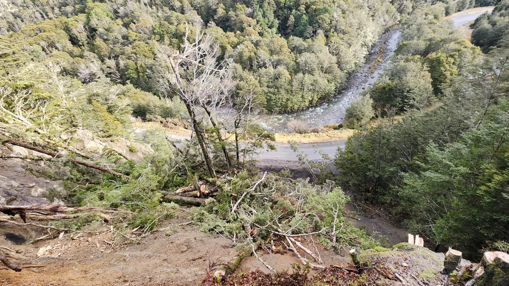 Delays expected as crews work to reopen slip site on SH7