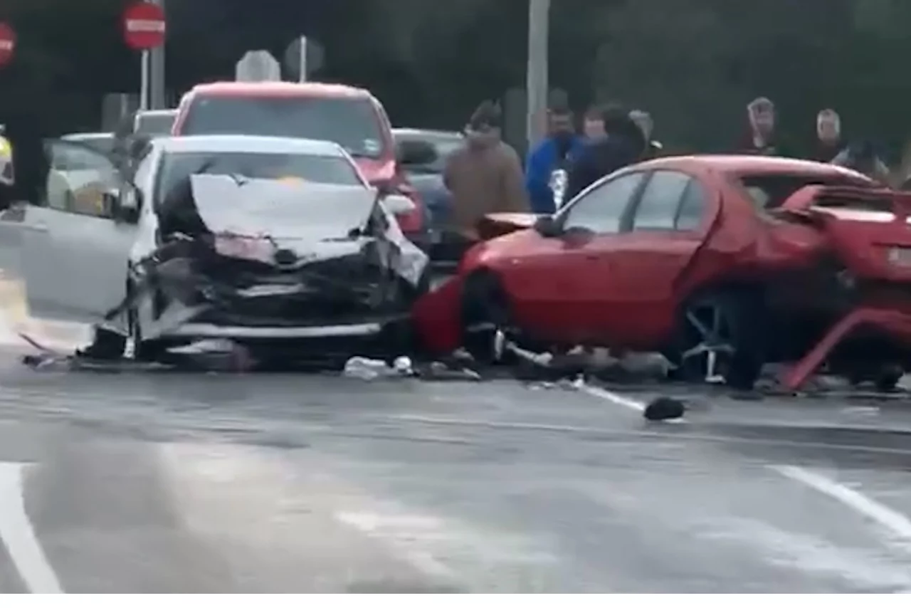 State Highway 1 blocked near Dunsandel after multi vehicle crash