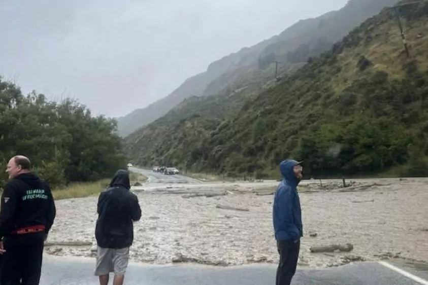 Large mudslide blocks SH 73 near Arthurs Pass