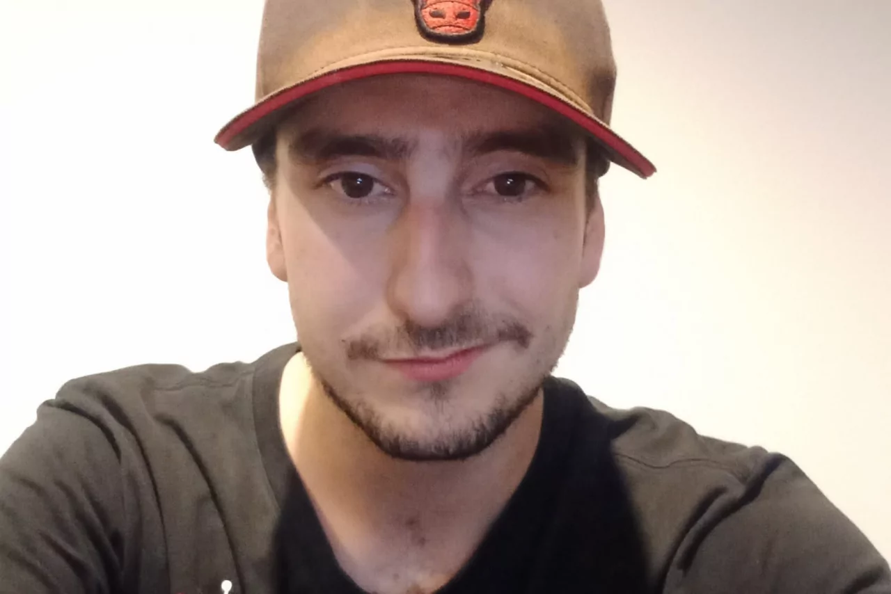 Friends and family mourn after Sydenham fire death