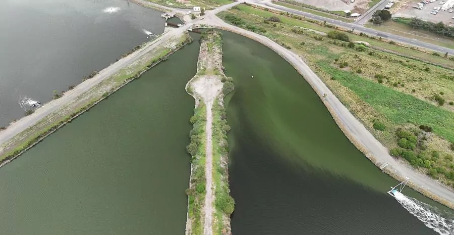 Stench set to linger as Christchurch ponds remain unhealthy