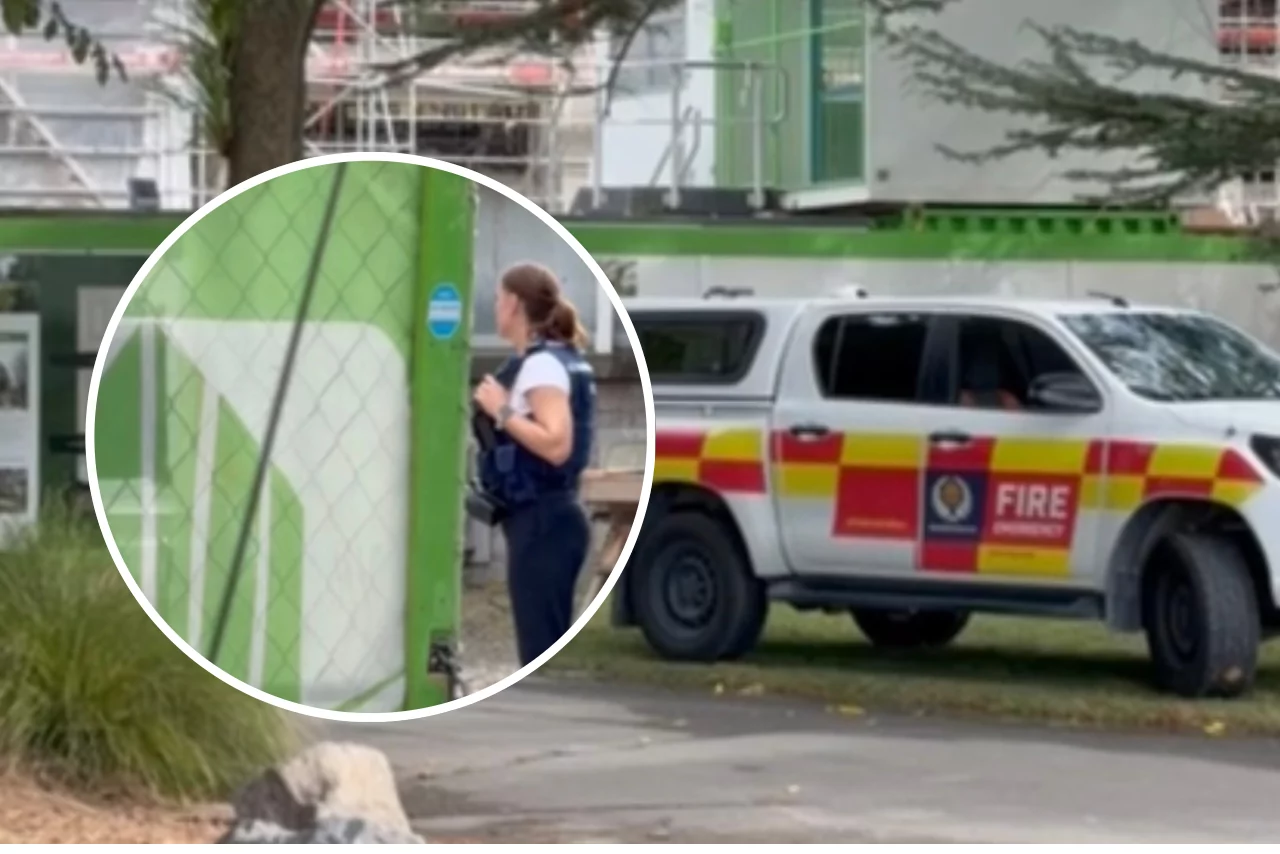 Police investigate fire at botanic gardens