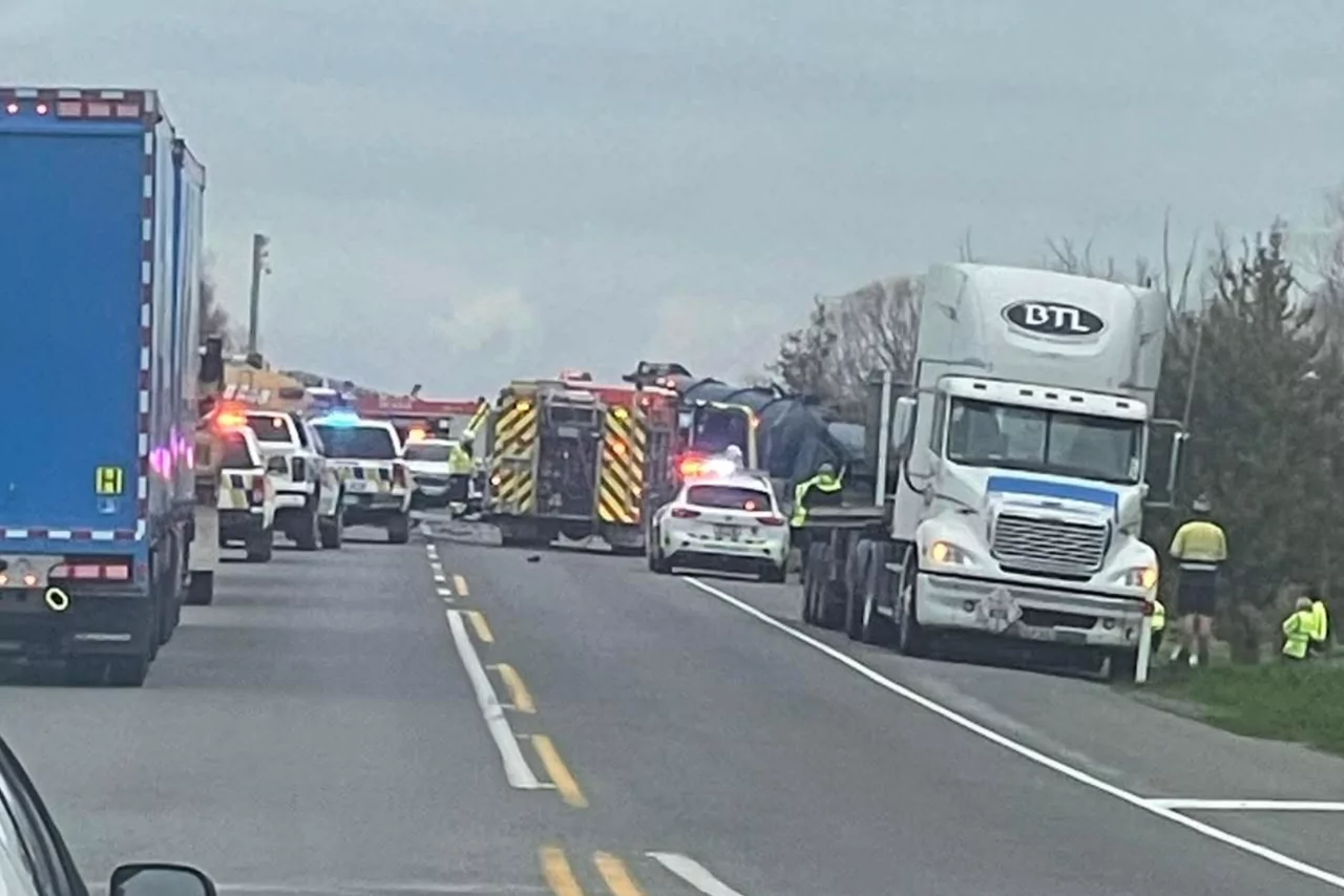 Two dead and three injured in crash involving at least three vehicles near Selwyn